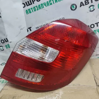 Правий задній фонарь Skoda Fabia 2 Kombi 5J6945112 б/у