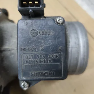 Датчик масової витрати повітря Фольксваген Ауді 037906461B