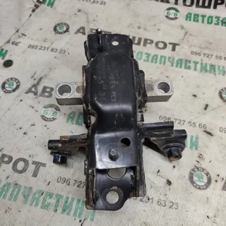 Подушка КПП левая Skoda Rapid Fabia VW Polo 6Q0199555AS оригинал