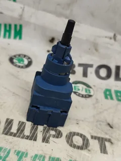 Датчик педали сцепления VW Skoda Seat Audi 6Q0927189 оригинал