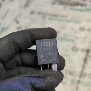 Реле 646 Audi Volkswagen Skoda Seat 4H0951253C 12V 5 контактов Б/У