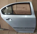 Двері задні праві Шкода Октавія А5 / Skoda Octavia A5 ліфтбек зі склом