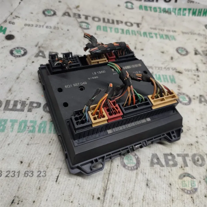 Блок комфорта Шкода Фабия 1 / Skoda Fabia I Volkswagen Polo / Volkswagen Polo 9N 6Q1937049