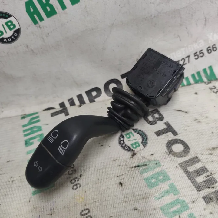 Переключатель поворотов света Шкода Фелиция / Skoda Felicia SWF
