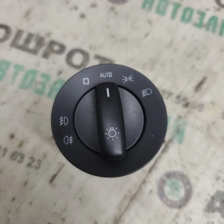Переключатель света фар AUTO Шкода Октавия А5 / Skoda Octavia A5 5L0941431E