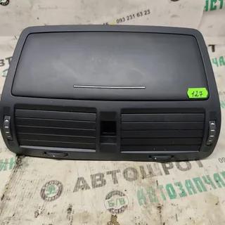 Центральний дефлектор повітроводу Skoda Octavia A5